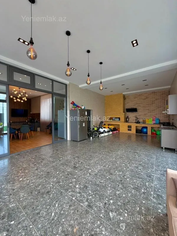 Satılır 7 otaqlı həyət evi 500 m²