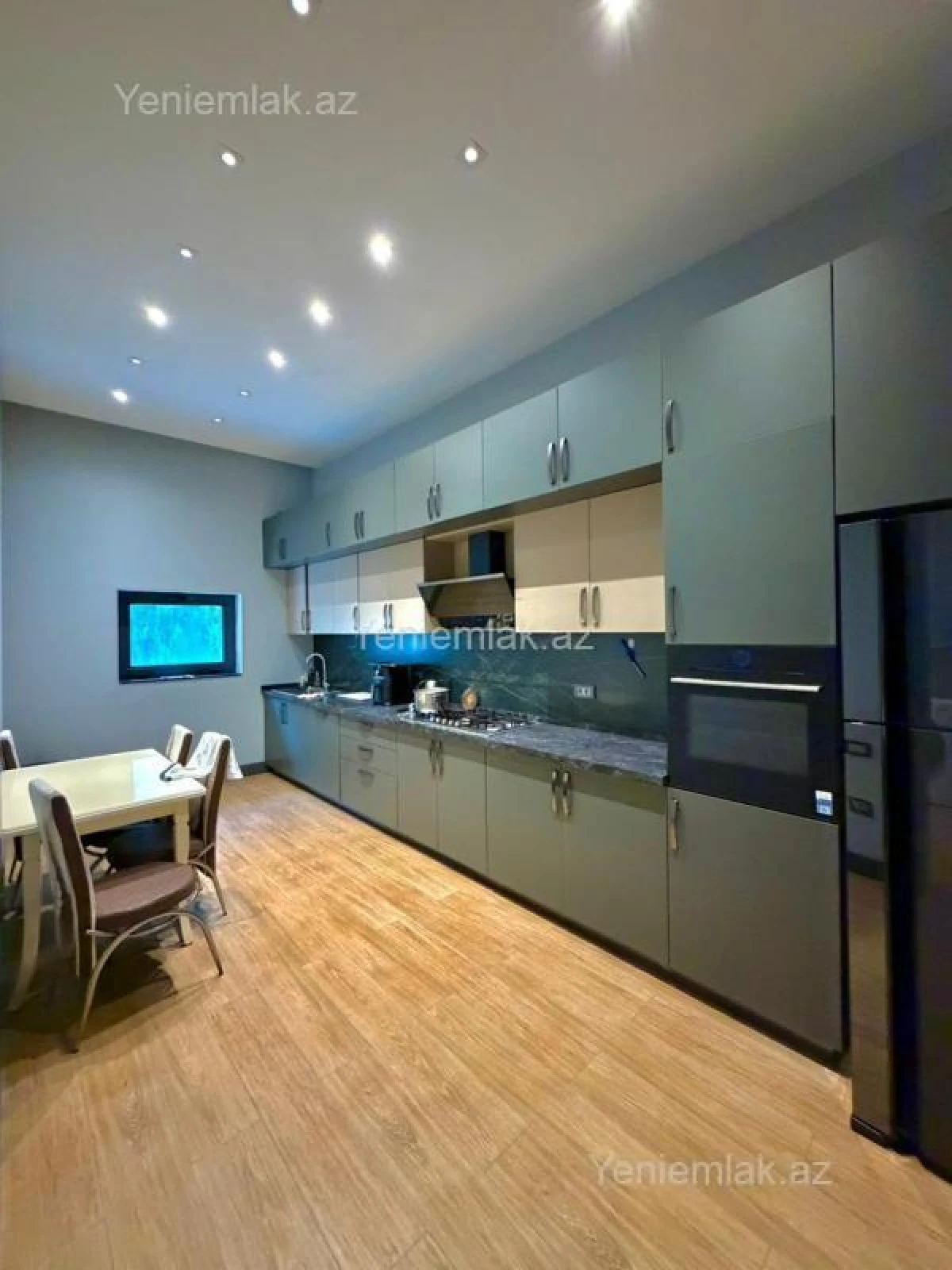 Satılır 7 otaqlı həyət evi 500 m²