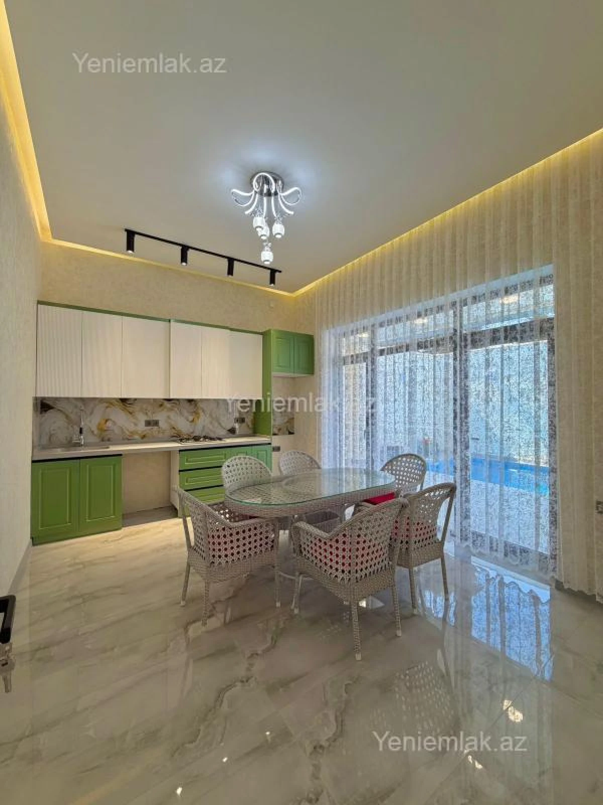 Satılır 4 otaqlı həyət evi 170 m²