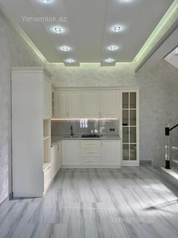 Satılır 4 otaqlı həyət evi 180 m²