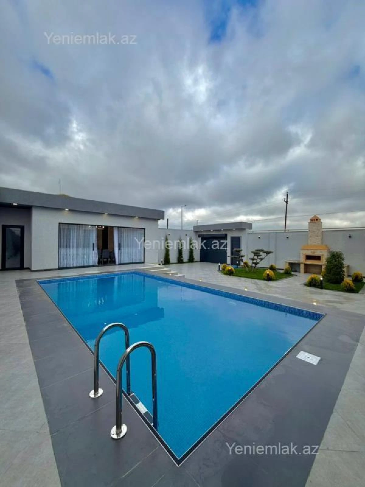 Satılır 4 otaqlı həyət evi 202 m²