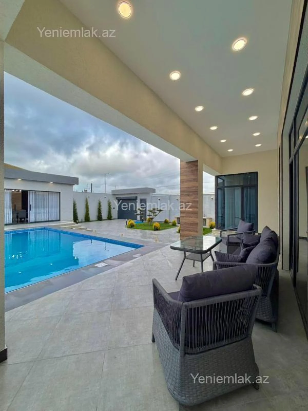 Satılır 4 otaqlı həyət evi 202 m²