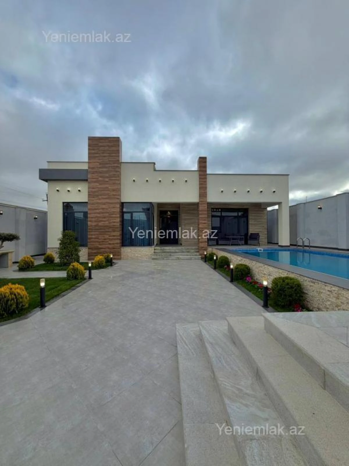 Satılır 4 otaqlı həyət evi 202 m²