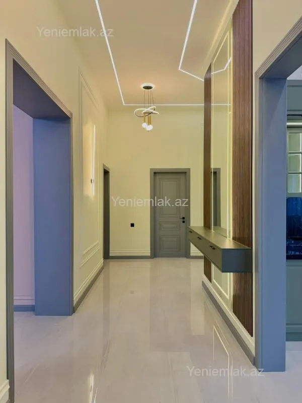 Satılır 4 otaqlı həyət evi 202 m²