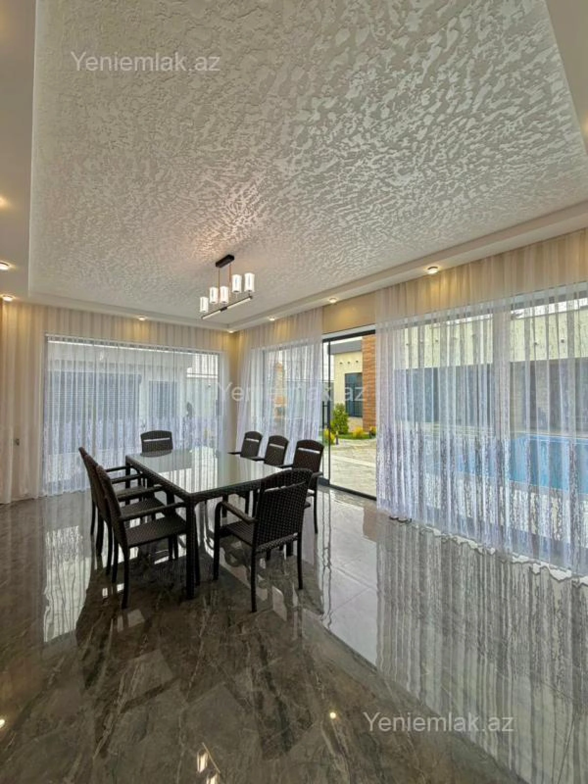 Satılır 4 otaqlı həyət evi 202 m²