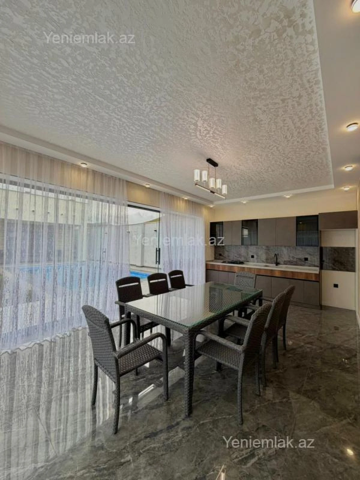 Satılır 4 otaqlı həyət evi 202 m²