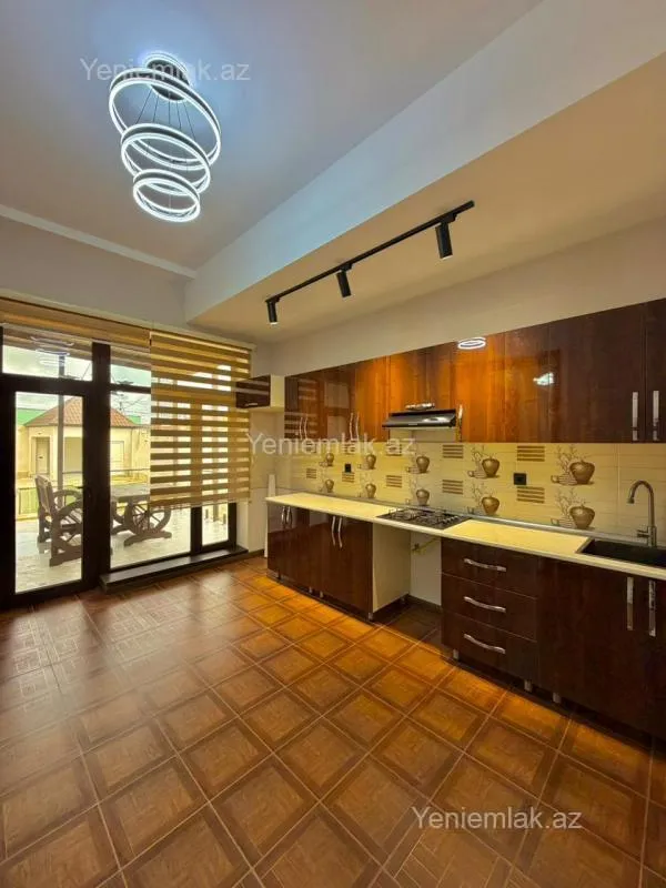 Satılır 4 otaqlı həyət evi 180 m²