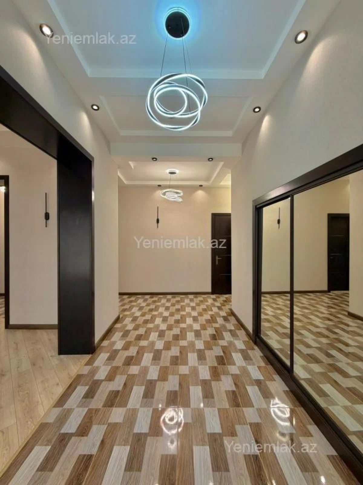 Satılır 4 otaqlı həyət evi 180 m²