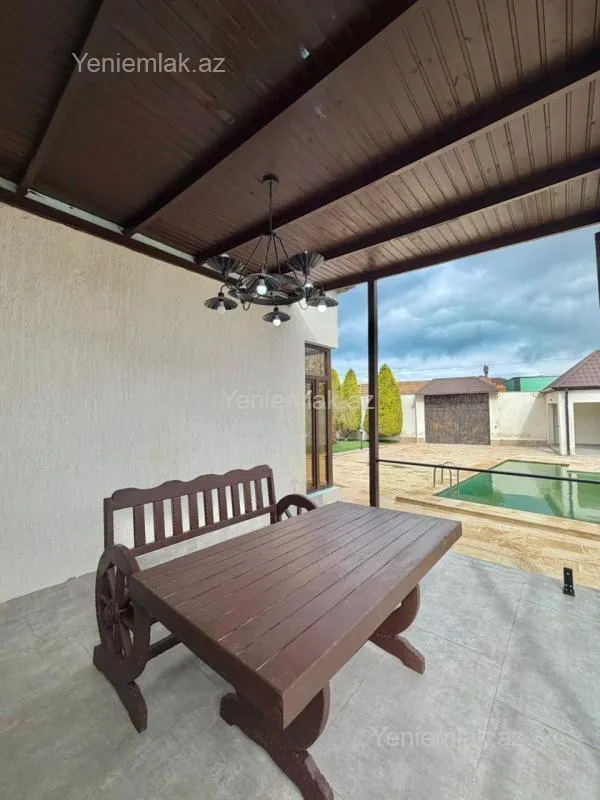 Satılır 4 otaqlı həyət evi 180 m²