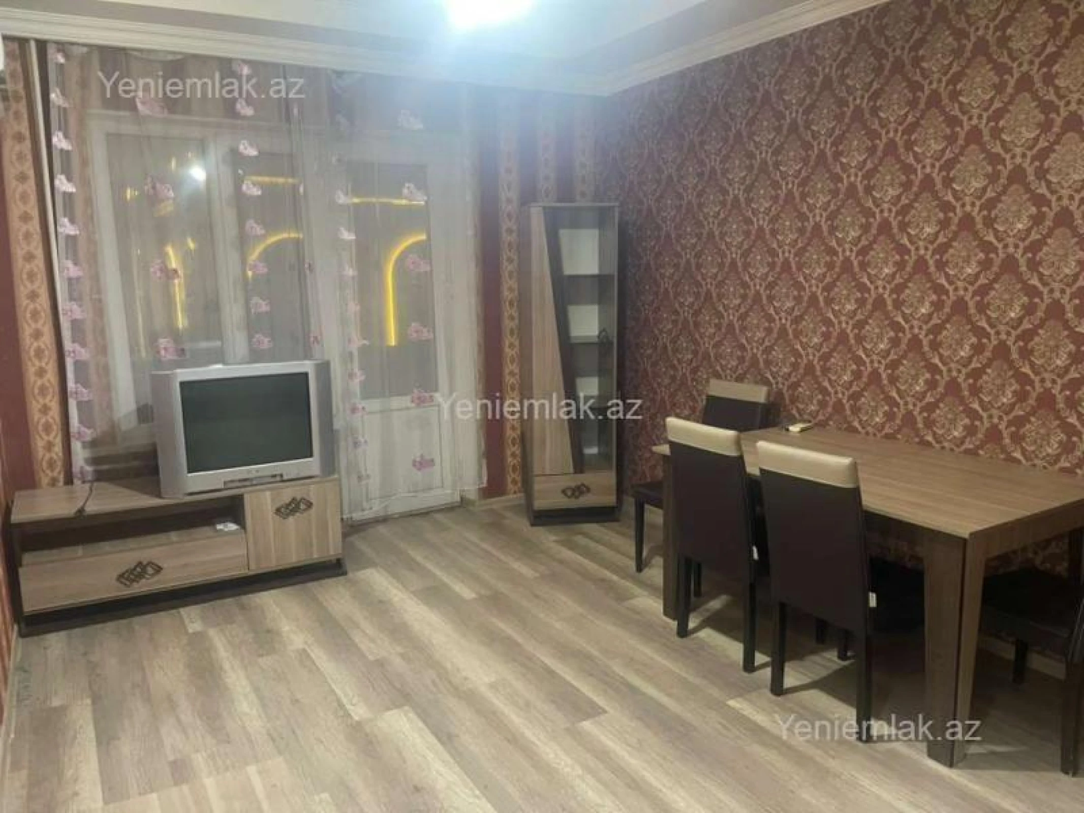 Satılır 2 otaqlı köhnə tikili 55 m²