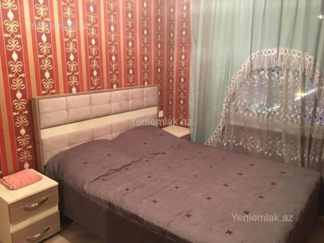 Satılır 2 otaqlı köhnə tikili 55 m²