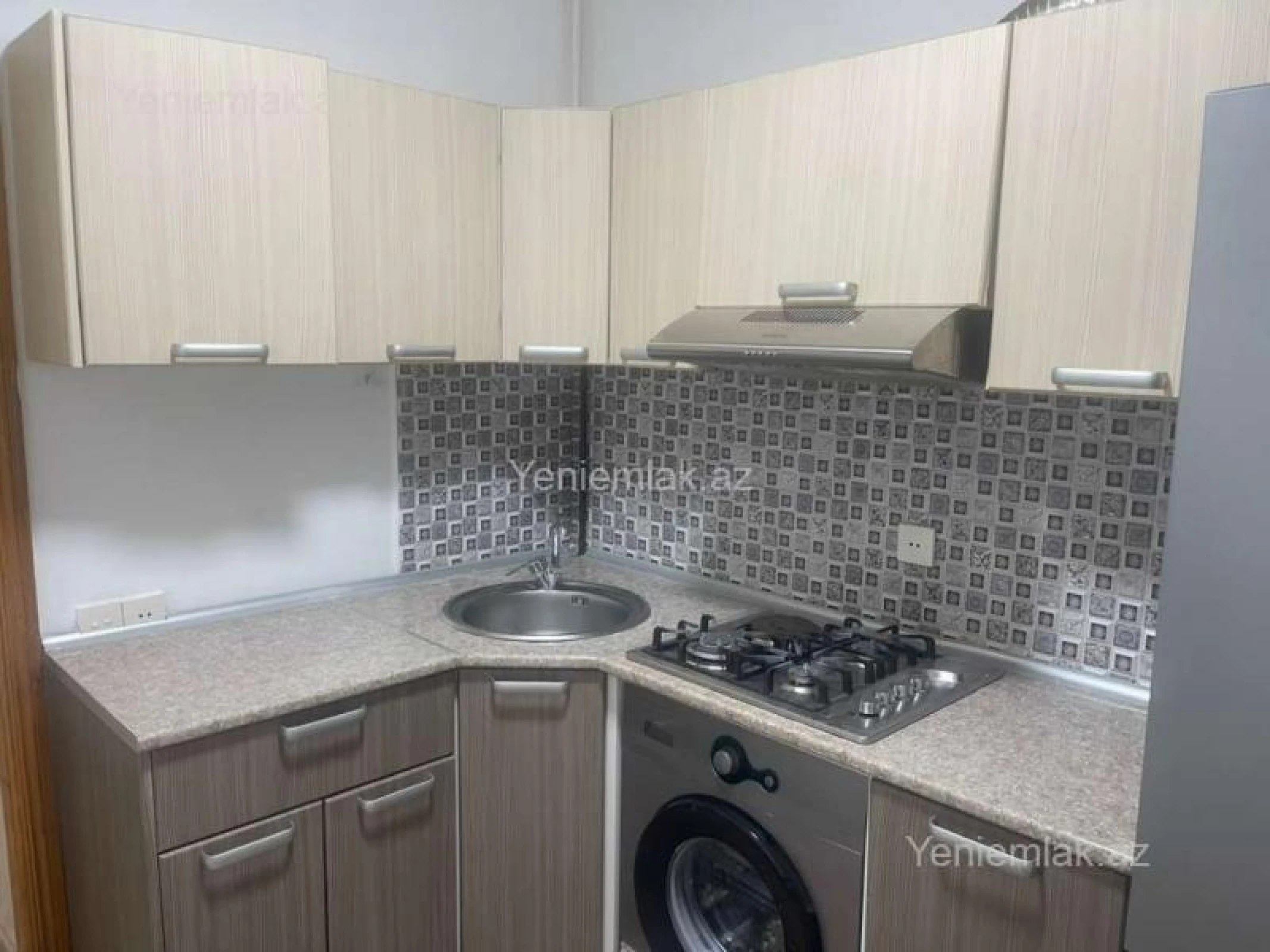 Satılır 2 otaqlı köhnə tikili 55 m²