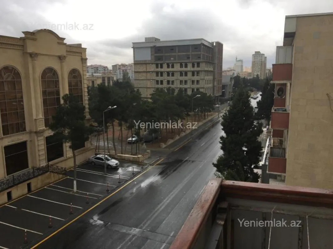 Satılır 2 otaqlı köhnə tikili 55 m²