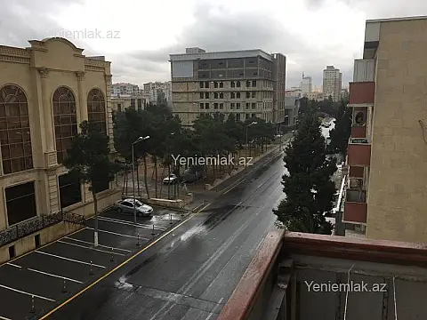 Satılır 2 otaqlı köhnə tikili 55 m²