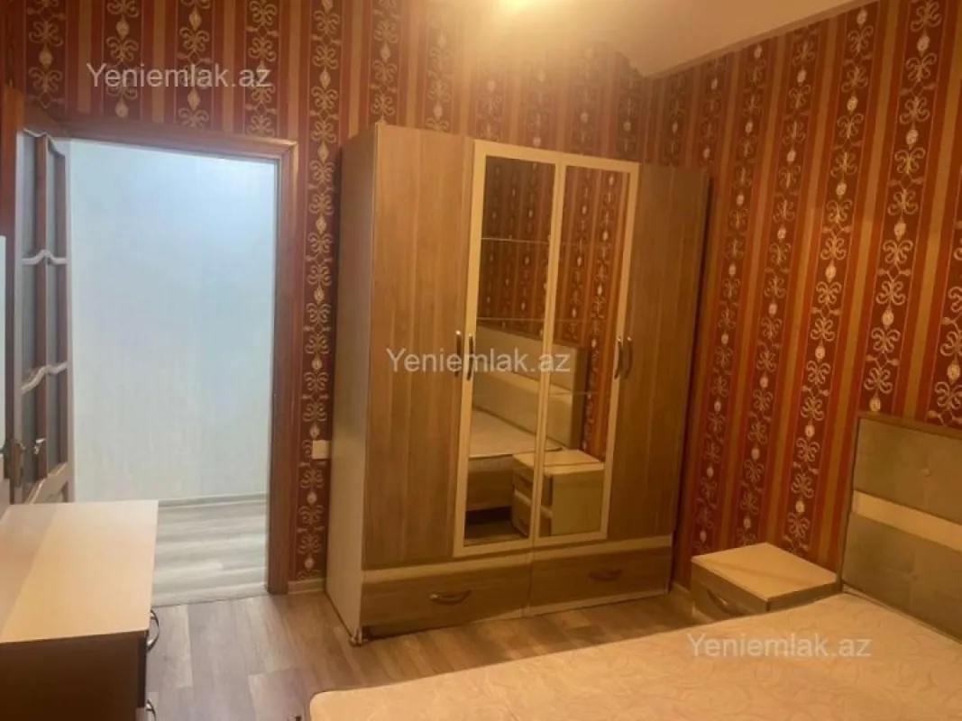 Satılır 2 otaqlı köhnə tikili 55 m²