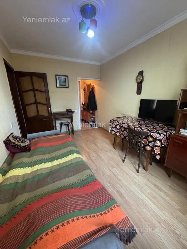 Satılır 2 otaqlı köhnə tikili 29 m²