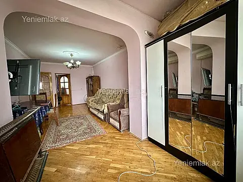 Satılır 3 otaqlı köhnə tikili 70 m²