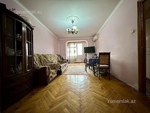 Satılır 3 otaqlı köhnə tikili 70 m²