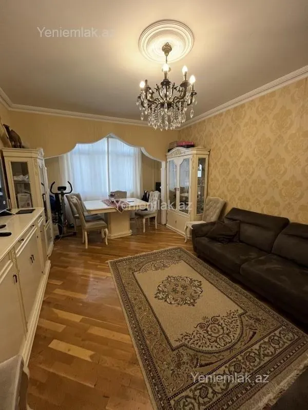 Satılır 3 otaqlı köhnə tikili 80 m²