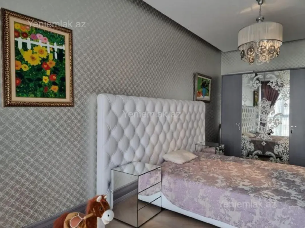 Satılır 4 otaqlı yeni tikili 240 m²