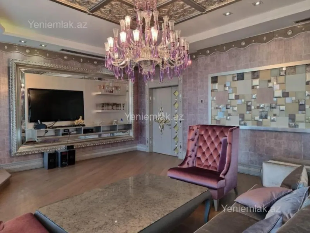 Satılır 4 otaqlı yeni tikili 240 m²