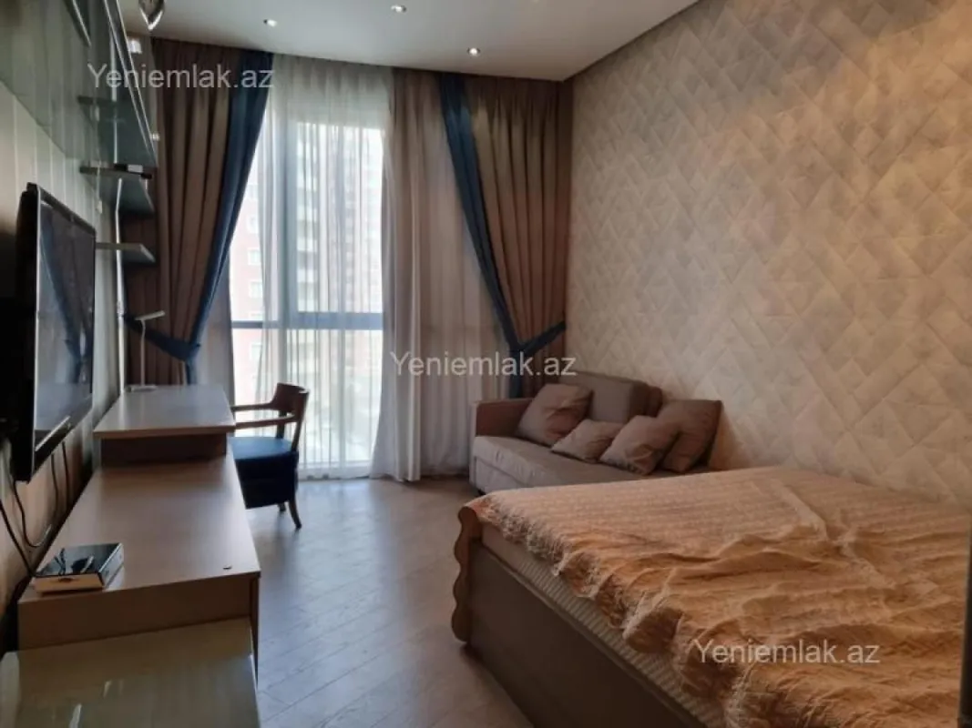 Satılır 4 otaqlı yeni tikili 240 m²