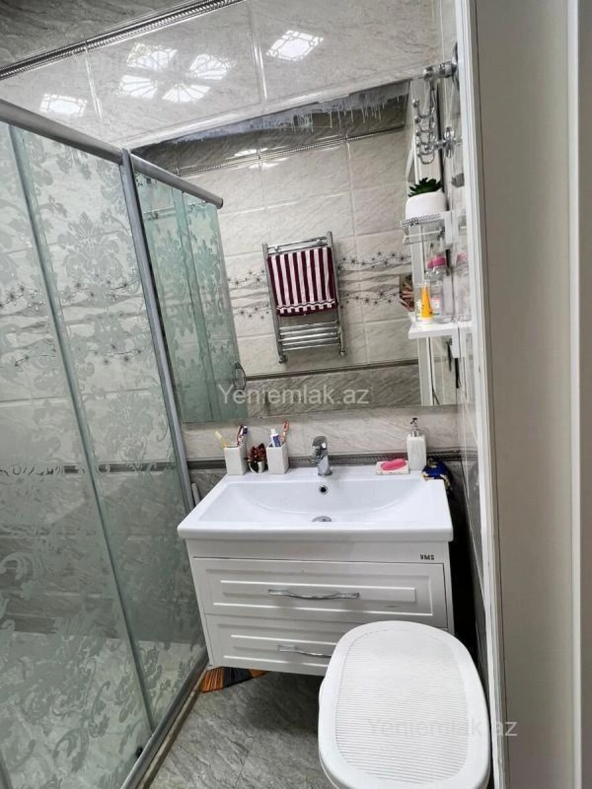 Satılır 3 otaqlı yeni tikili 135 m²