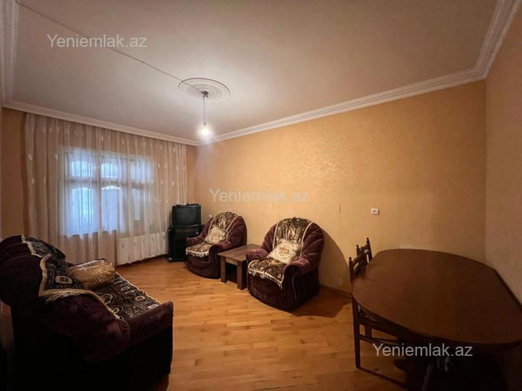 Satılır 3 otaqlı köhnə tikili 75 m²