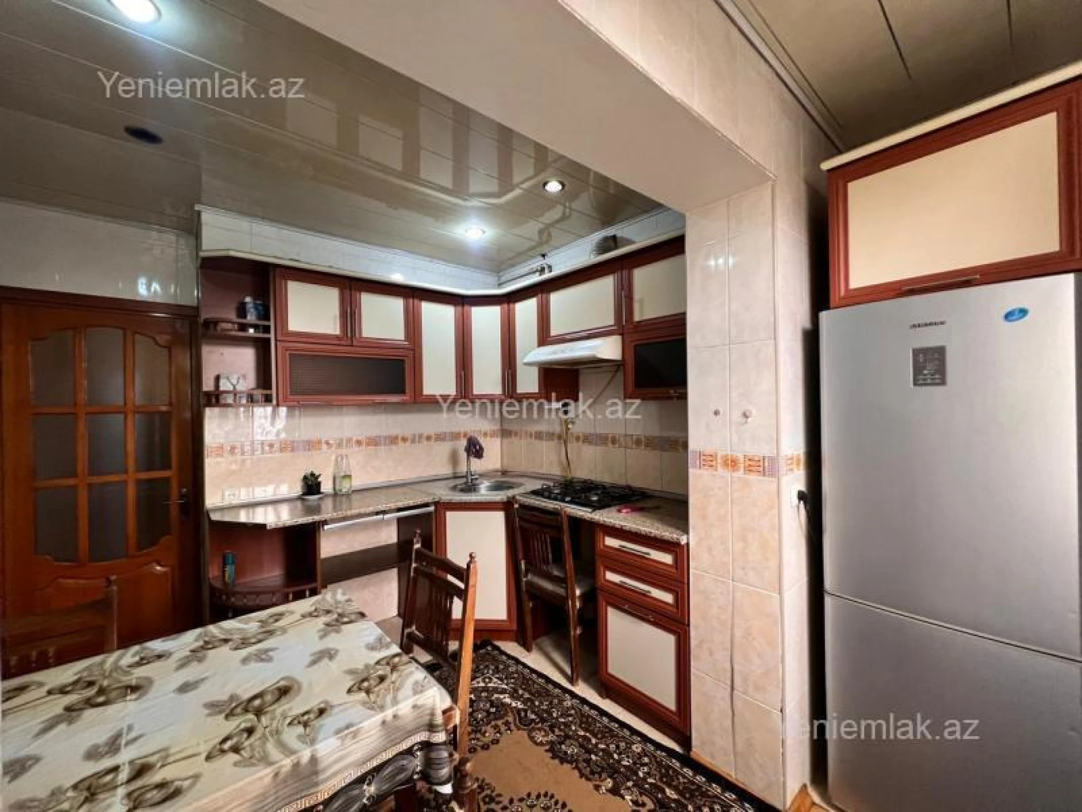 Satılır 3 otaqlı köhnə tikili 75 m²