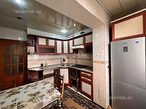 Satılır 3 otaqlı köhnə tikili 75 m²