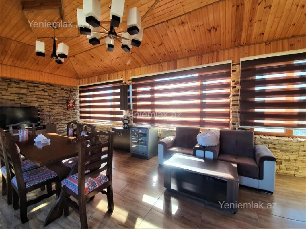 Satılır 6 otaqlı həyət evi 600 m²