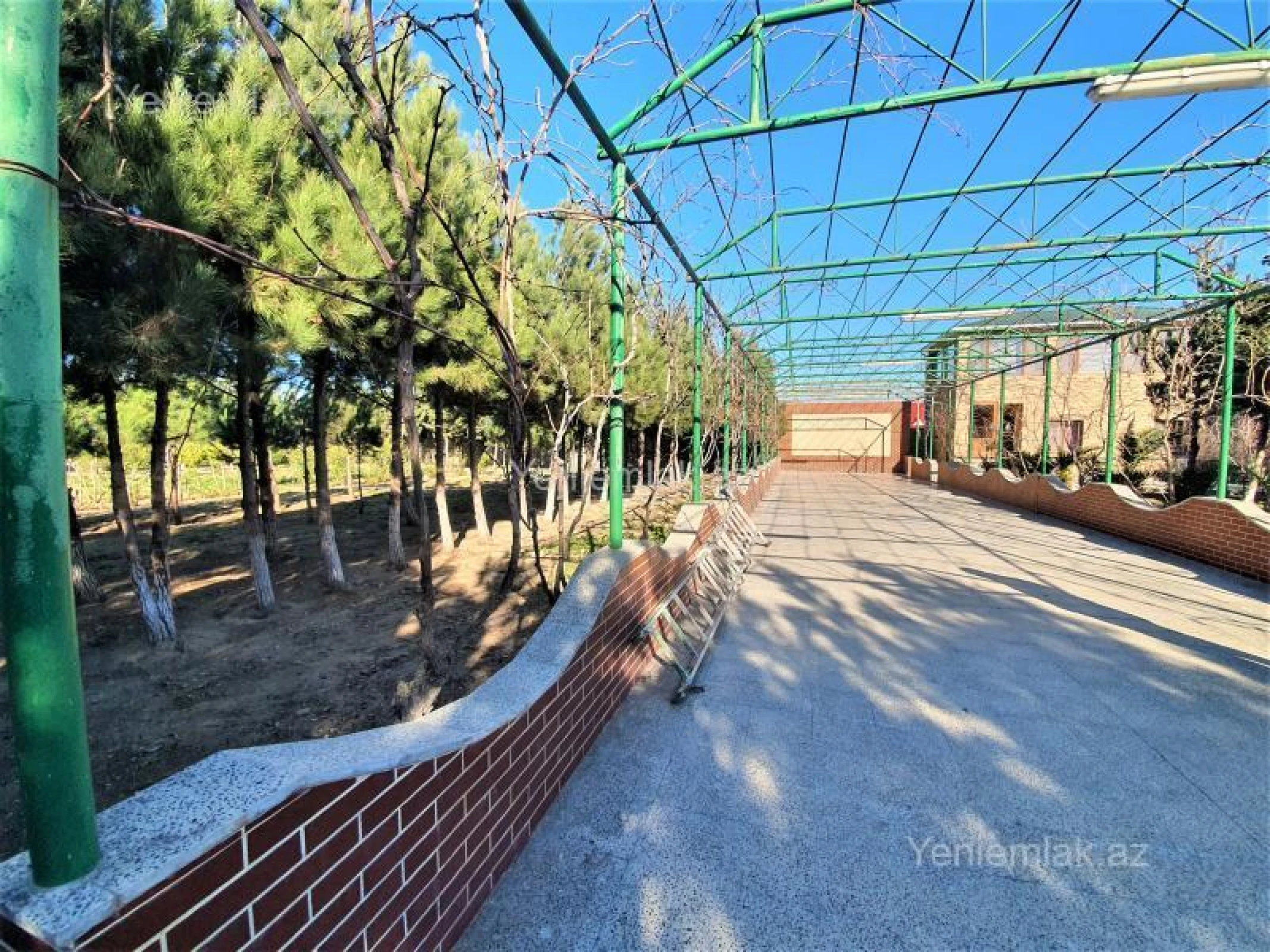 Satılır 6 otaqlı həyət evi 600 m²