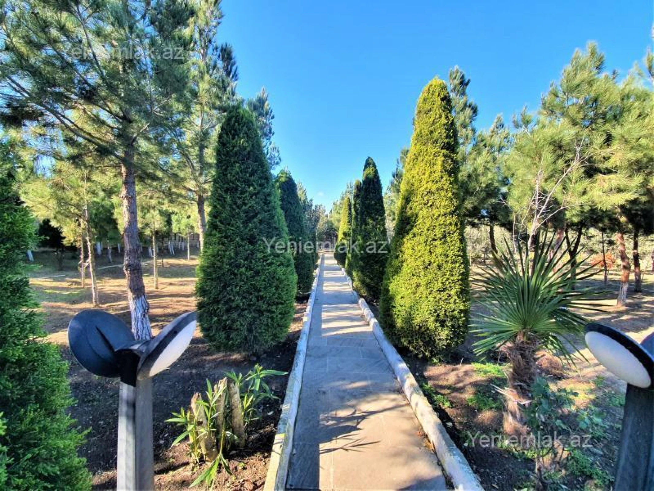 Satılır 6 otaqlı həyət evi 600 m²