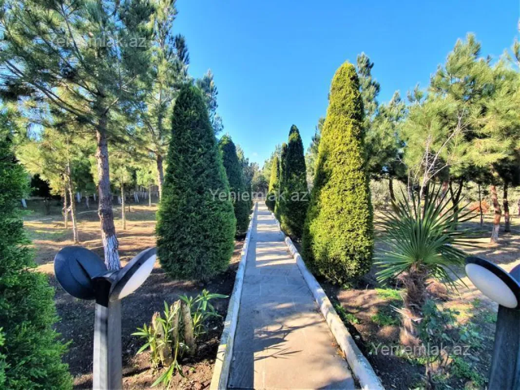 Satılır 6 otaqlı həyət evi 600 m²