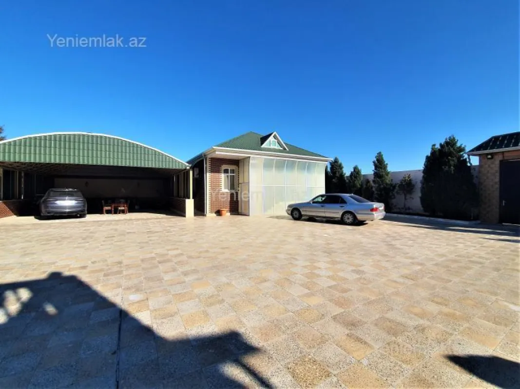 Satılır 6 otaqlı həyət evi 600 m²