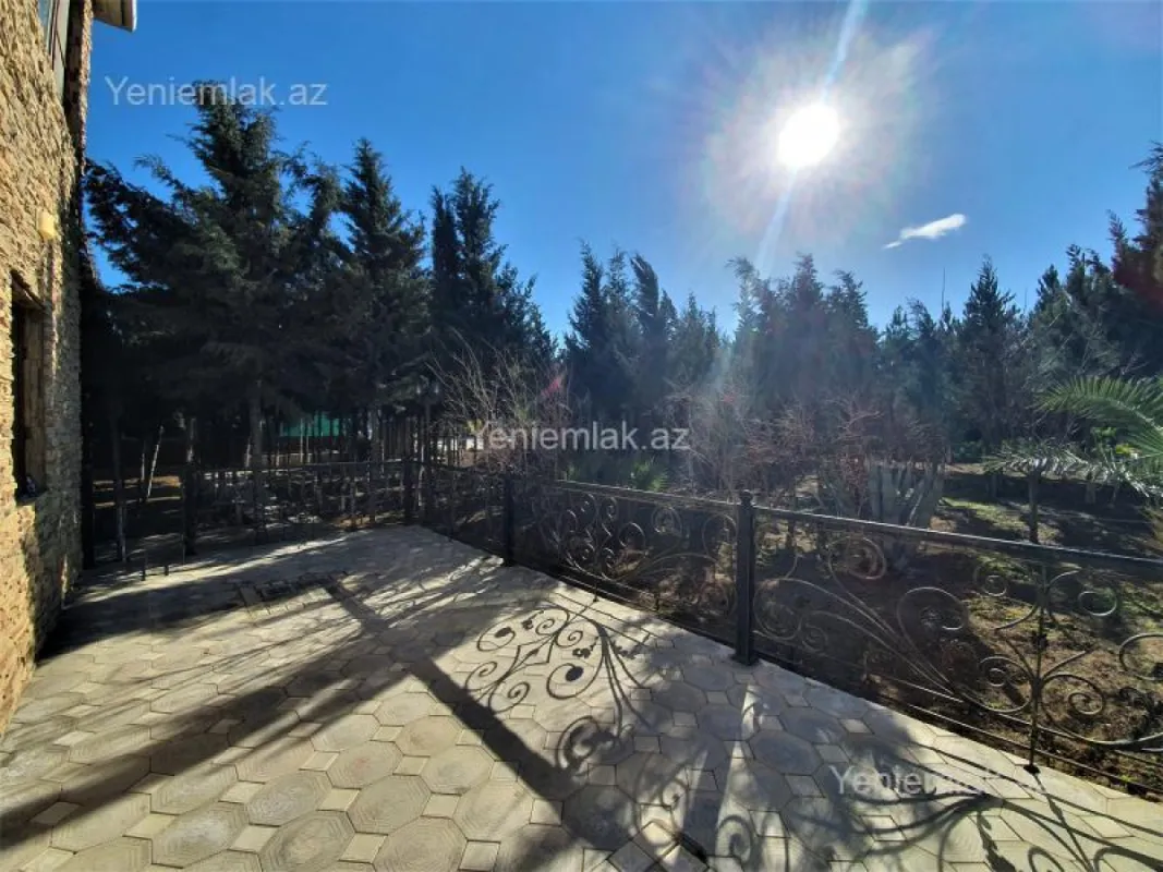 Satılır 6 otaqlı həyət evi 600 m²
