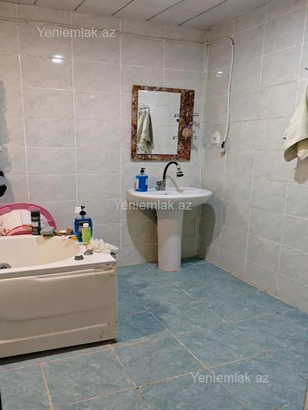 Satılır 3 otaqlı yeni tikili 135 m²