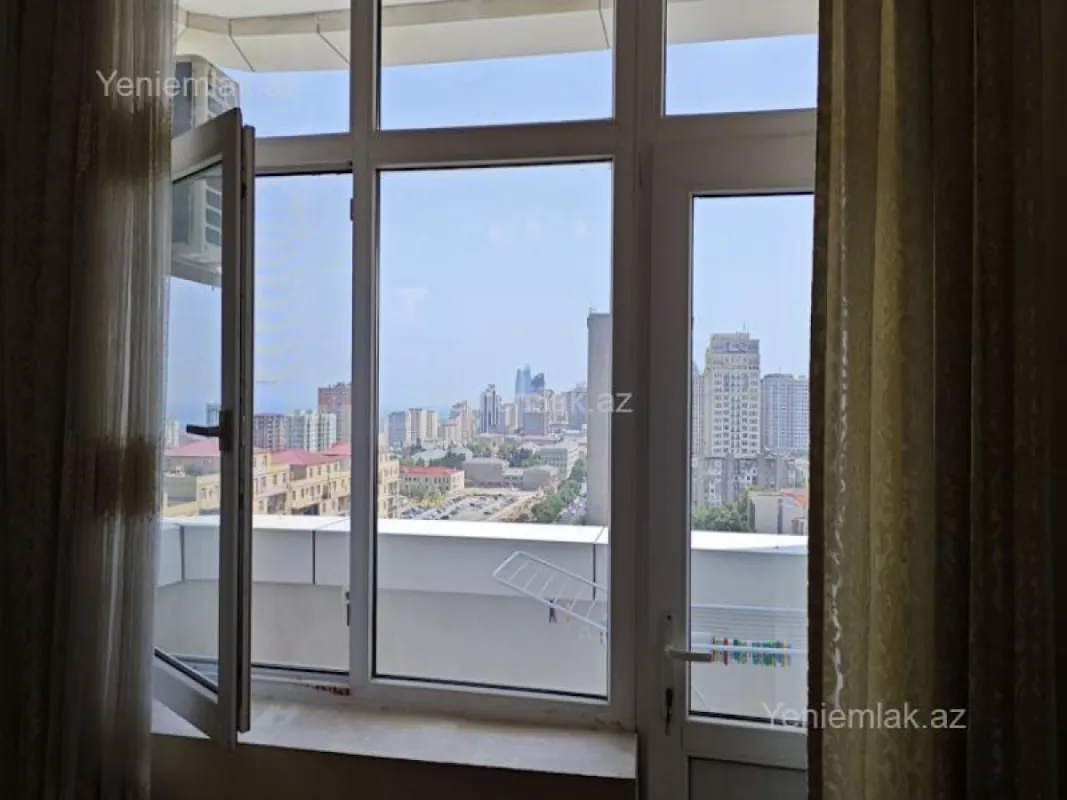 Satılır 3 otaqlı yeni tikili 135 m²