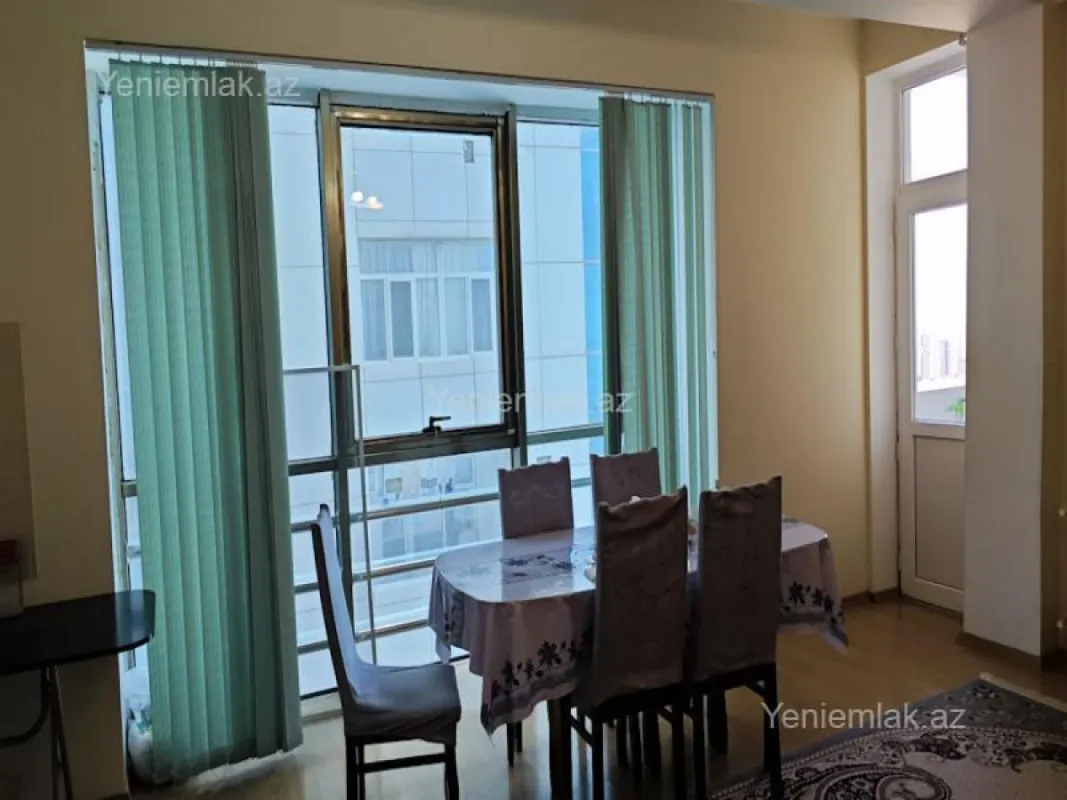 Satılır 3 otaqlı yeni tikili 135 m²