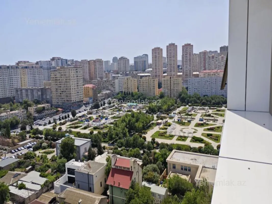 Satılır 3 otaqlı yeni tikili 135 m²