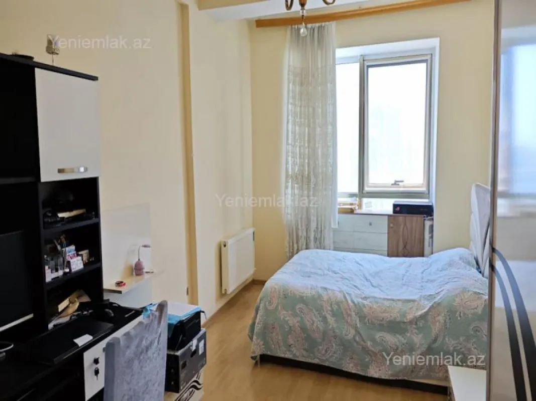 Satılır 3 otaqlı yeni tikili 135 m²