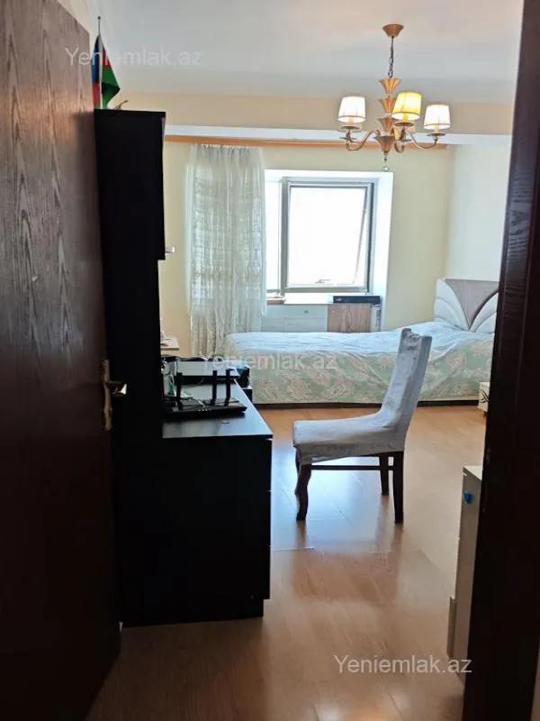 Satılır 3 otaqlı yeni tikili 135 m²