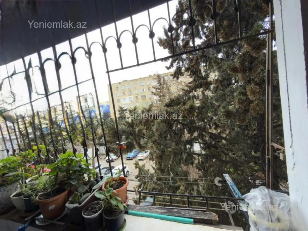 Satılır 3 otaqlı köhnə tikili 85 m²