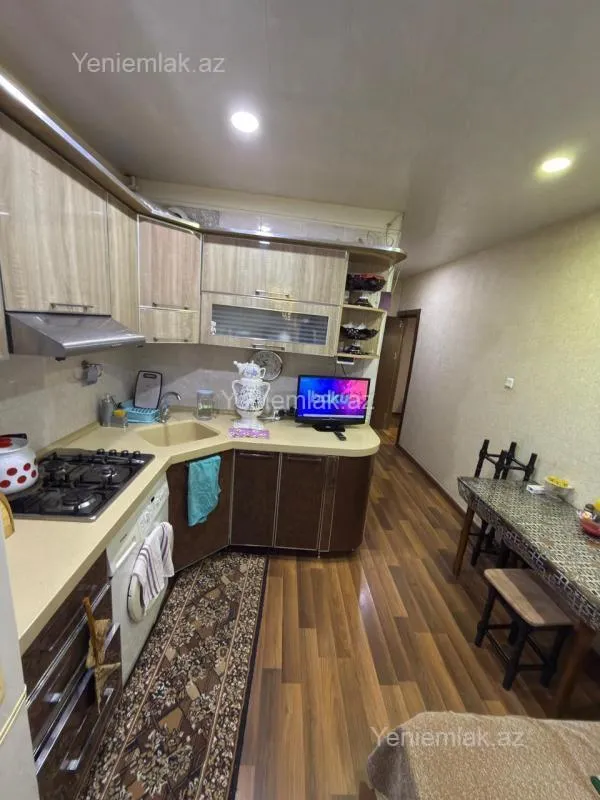 Satılır 3 otaqlı köhnə tikili 85 m²