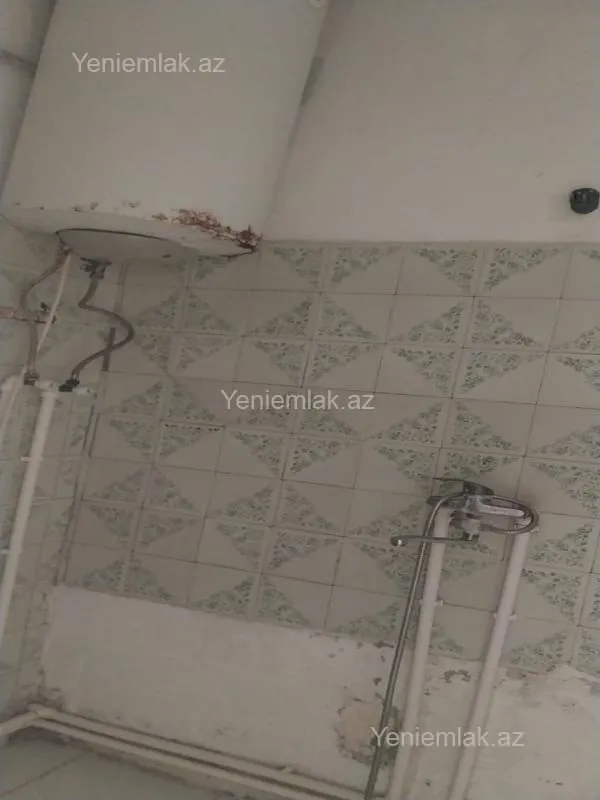 Satılır 2 otaqlı köhnə tikili 60 m²