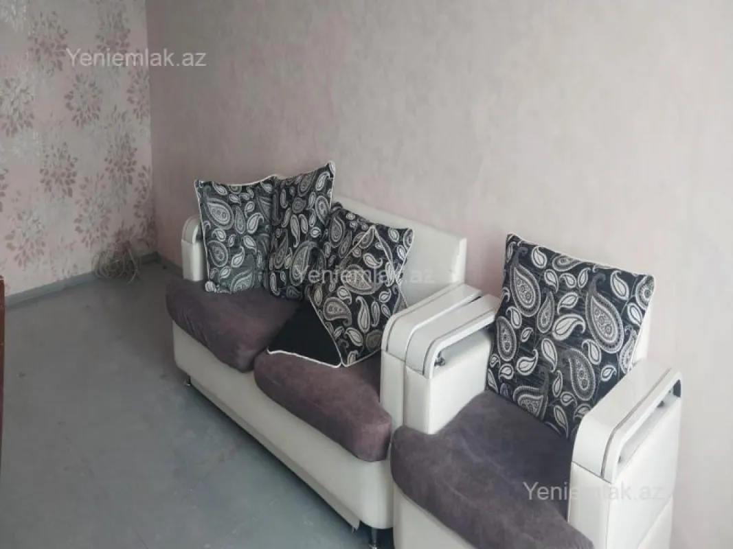 Satılır 2 otaqlı köhnə tikili 60 m²