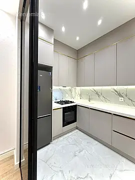 Satılır 2 otaqlı yeni tikili 83 m²