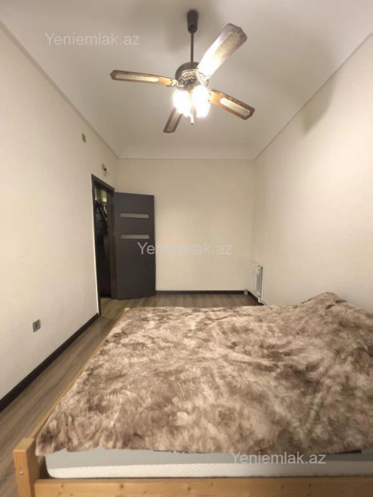 Satılır 3 otaqlı köhnə tikili 75 m²