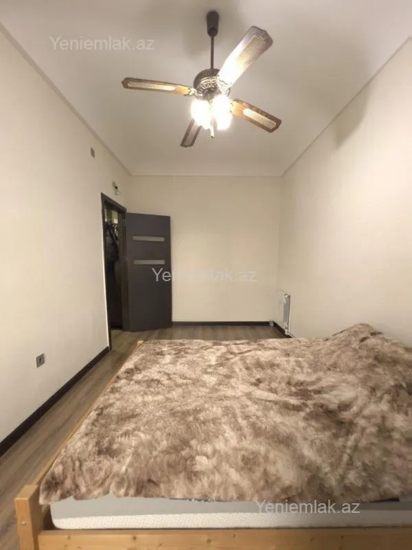 Satılır 3 otaqlı köhnə tikili 75 m²