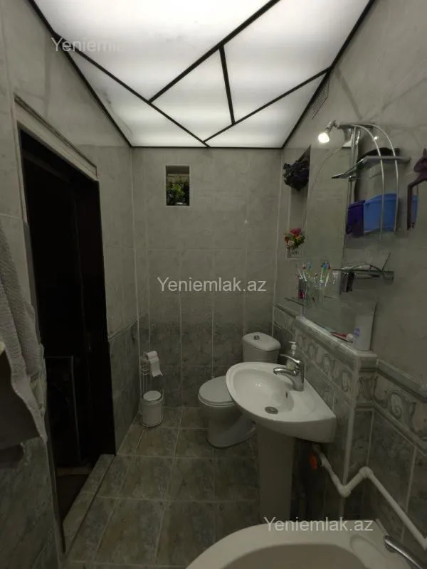 Satılır 3 otaqlı köhnə tikili 75 m²